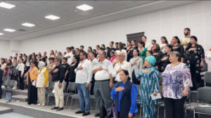 Tadbir ishtirokchilar tomonidan Davlatimiz madhiyasi imo-ishoralar (ЖЕСТ) orqali ijro etildi.